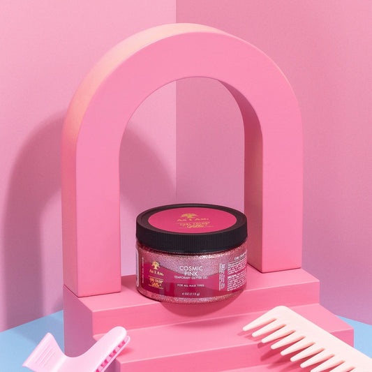 مجموعة As I Am Curl Color Glitter Collection، التي تتميز بألوان شعر مؤقتة نابضة بالحياة مع لمسة نهائية متلألئة مصممة لتجعيد الشعر ولفائفه.