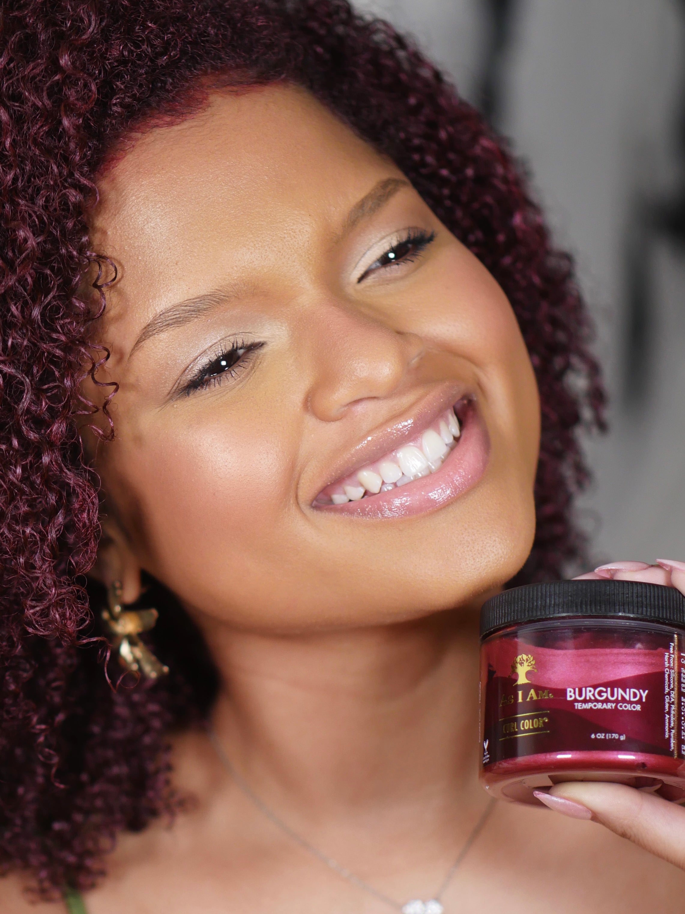 As I Am Curl Color في Burgundy - جل لون الشعر المؤقت الغني والجريء في وعاء، مصمم لتعزيز تجعيدات الشعر بلون عميق ولمعان، دون إحداث ضرر.